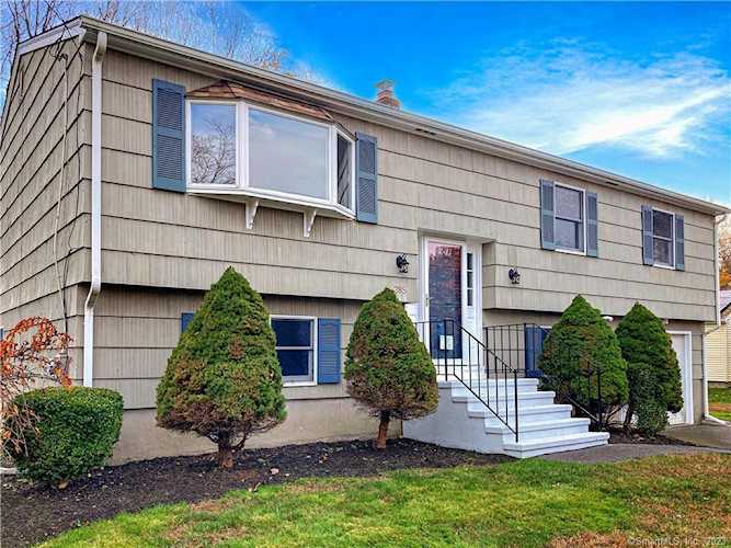 285 Rock Ln Milford, CT 06460