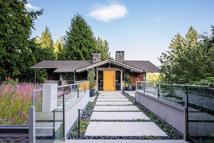3956 Westridge Avenue West Vancouver, BC V7V 3H7