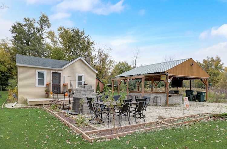 40427 N Lakeview Ct Antioch, IL 60002