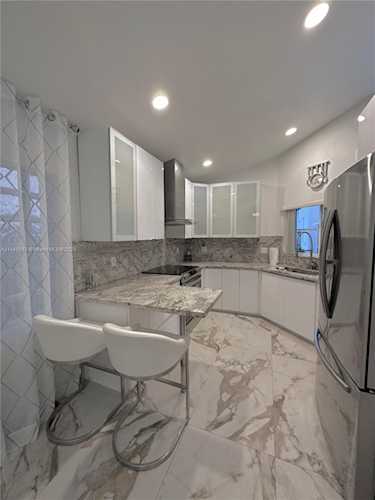 1546 E Lake Ct Hollywood, FL 33020