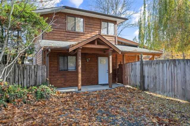 720 Winchester Ave Nanaimo, BC V9R 4C1