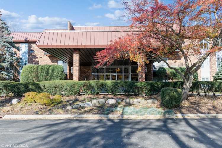 1049 W Ogden Ave #204 Naperville, IL 60563