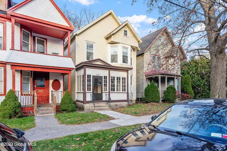 705 South Ave Schenectady, NY 12305