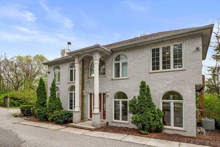 10S700 Garfield St Burr Ridge, IL 60527