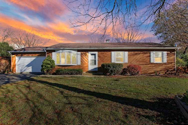 297 Lakewood Dr Antioch, IL 60002