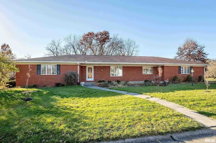 902 E 5th St Coal Valley, IL 61240