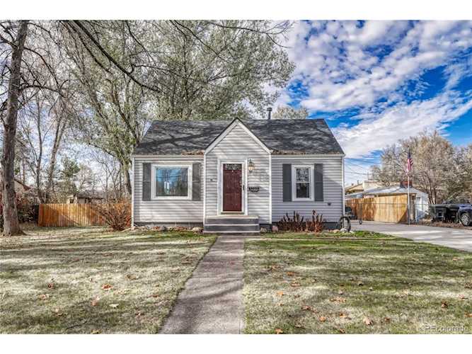 1235 Collyer St Longmont, CO 80501