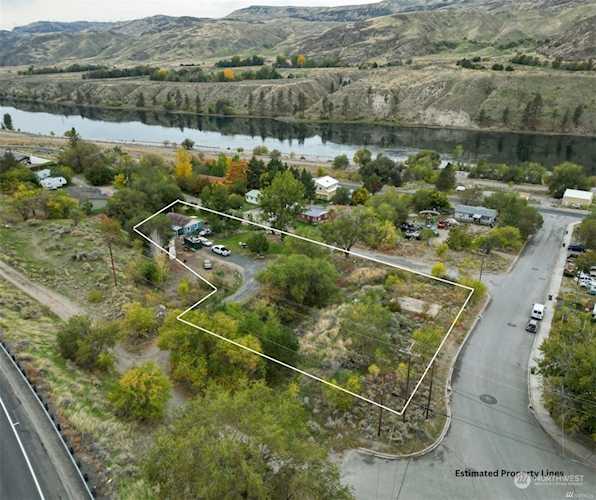 312 Hill St Elmer City, WA 99124