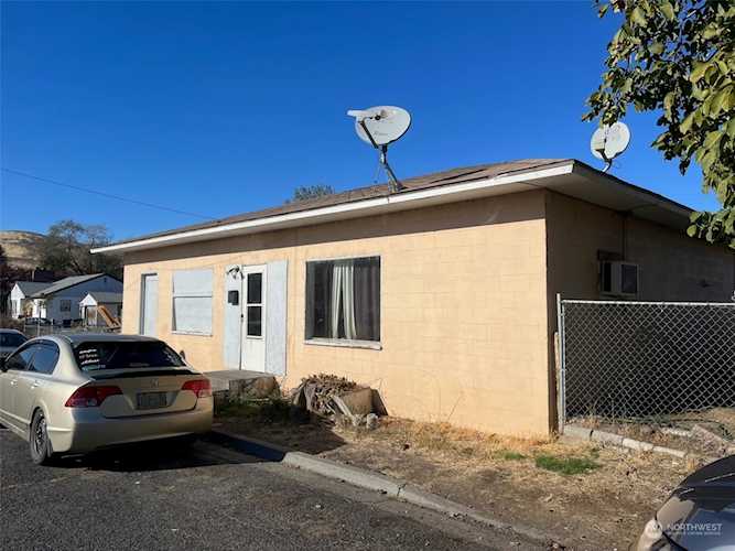 104 SE Pioneer Ave Ephrata, WA 98823