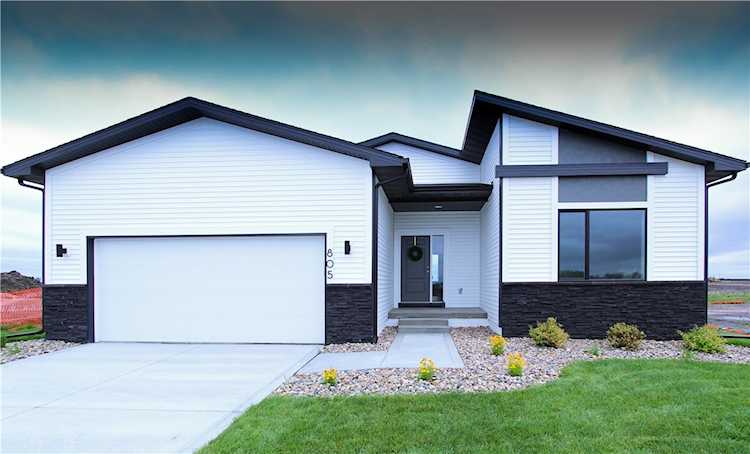 204 SW Creekside Drives Bondurant, IA 50009