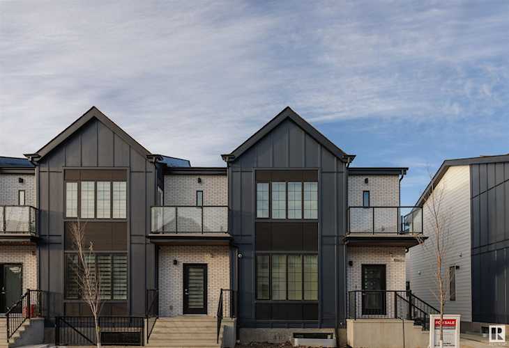 7746 Yorke Mews Edmonton, AB T5G 2S5