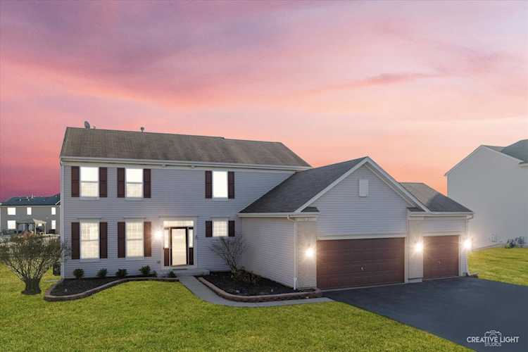 2332 Winterthur Grn Yorkville, IL 60560
