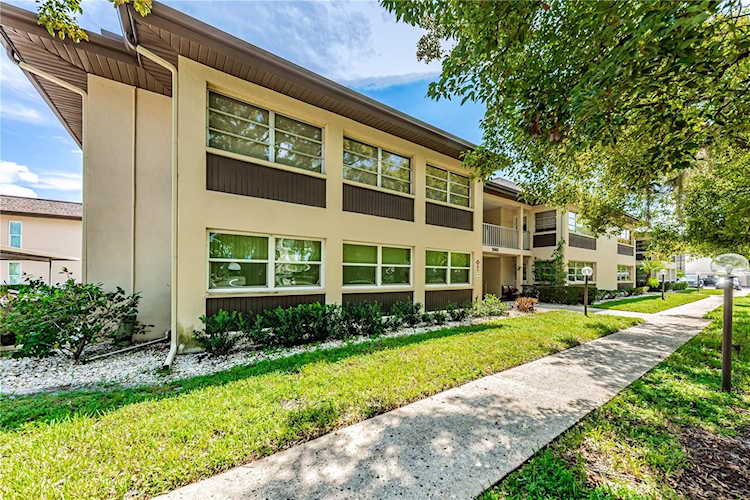 5242 Opal Ln #101 New Port Richey, FL 34652