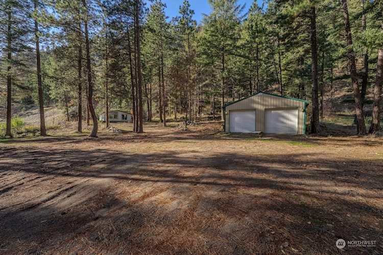 4640 Navarre Coulee Rd Chelan, WA 98816