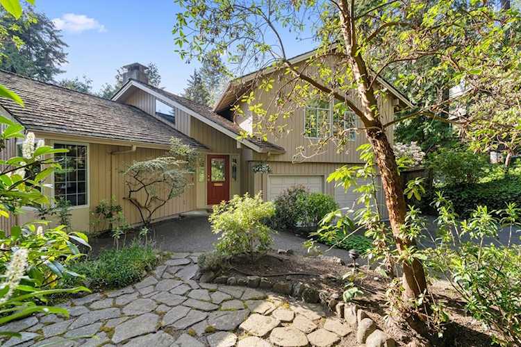 5707 Bluebell Drive West Vancouver, BC V7W 1T2