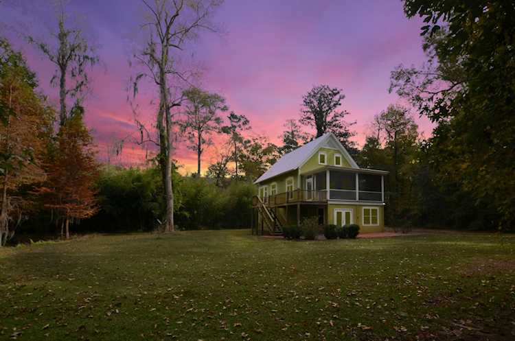 10450 Old Georgetown Road Mcclellanville, SC 29458