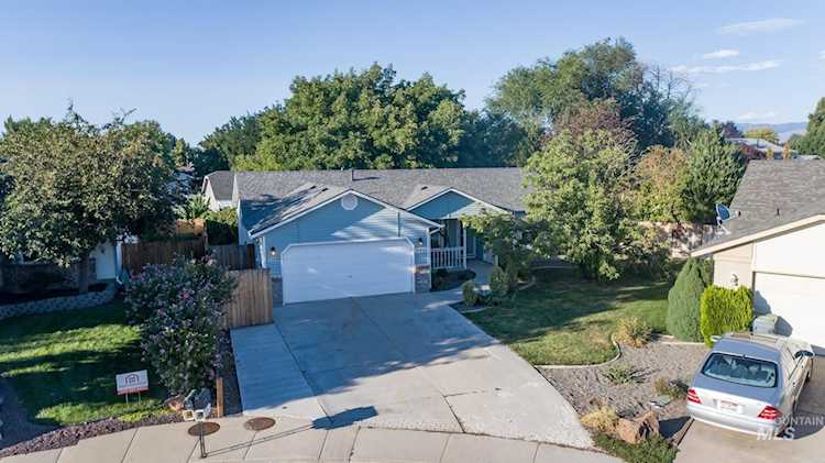 10402 W Greenleaf St Boise, ID 83704