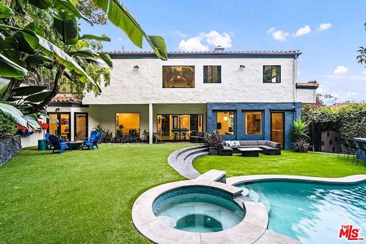 3298 N Knoll Dr Los Angeles, CA 90068
