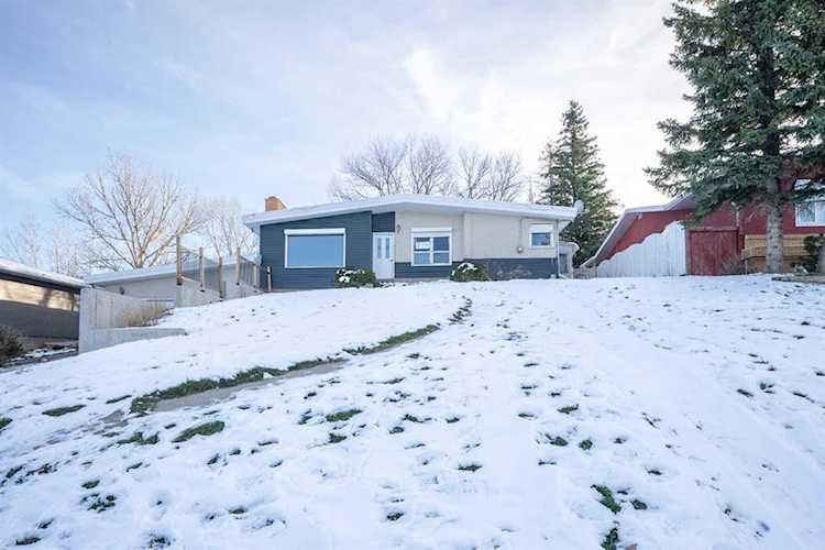 834 W 2 St Cardston, AB T0K 0K0