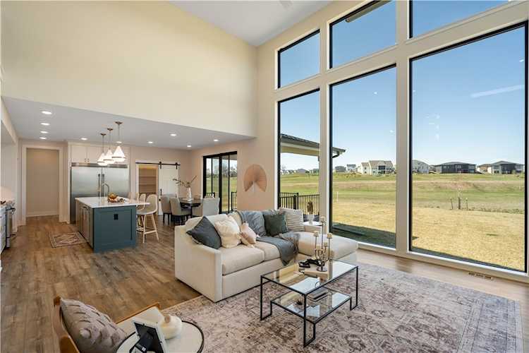 4728 162nd St Urbandale, IA 50323