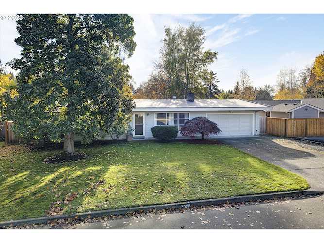 3652 SE Maple ST Hillsboro, OR 97123