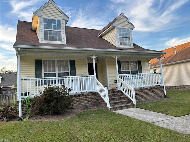 109 Eagle Point Cres Suffolk, VA 23434