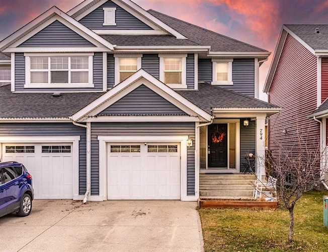 794 River Heights Crescent Cochrane, AB T4C 0J4
