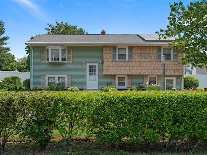 50 Bellflower Rd Billerica, MA 01821