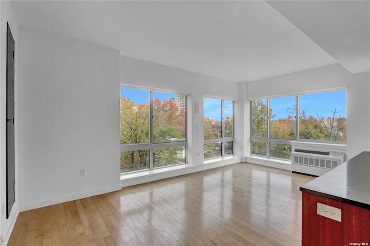3585 Greystone Ave #4C Bronx, NY 10463