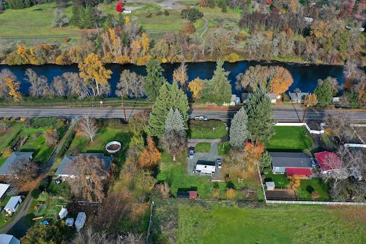 3497 Rogue River Hwy Gold Hill, OR 97525