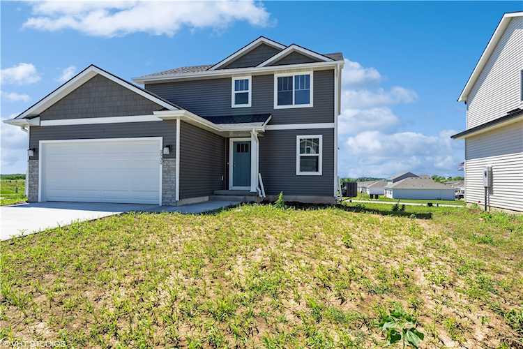 2932 Yordi Dr Norwalk, IA 50211