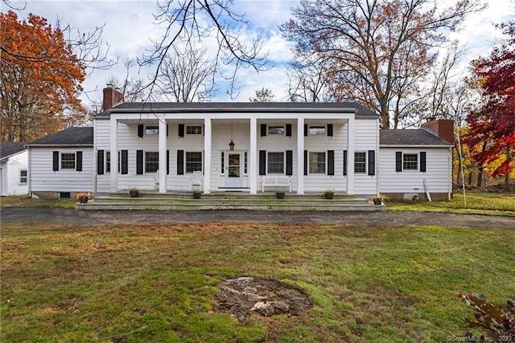 25 Cassella Dr Hamden, CT 06514