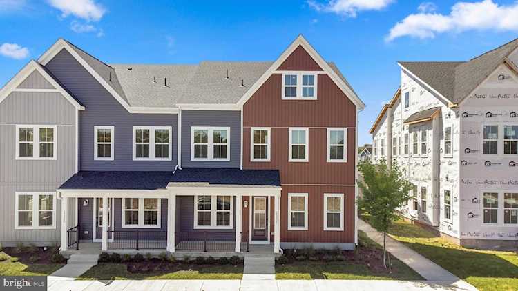 10 Red Cherry Dr Aldie, VA 20105