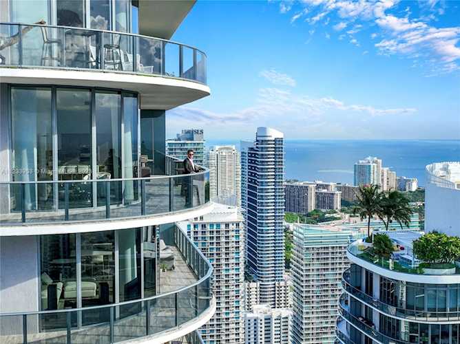 801 S Miami Ave #PH5609 Miami, FL 33130