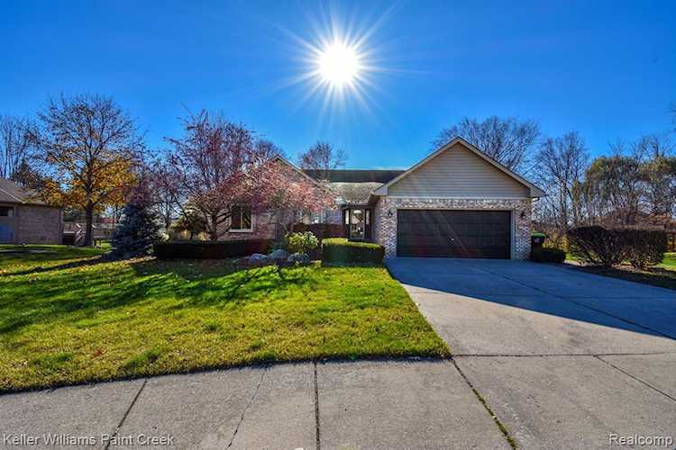 8610 S Fernwood Washington, MI 48094