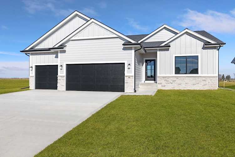 95 NW Ashley Ct Waukee, IA 50263