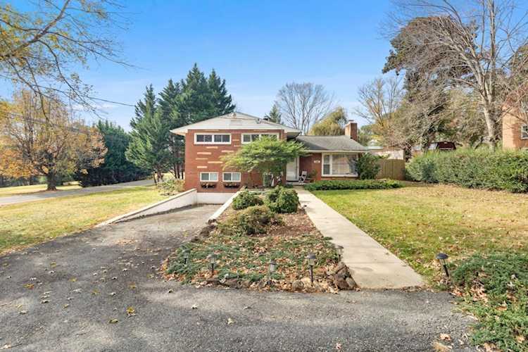 206 Glenway Dr Amherst, VA 24521