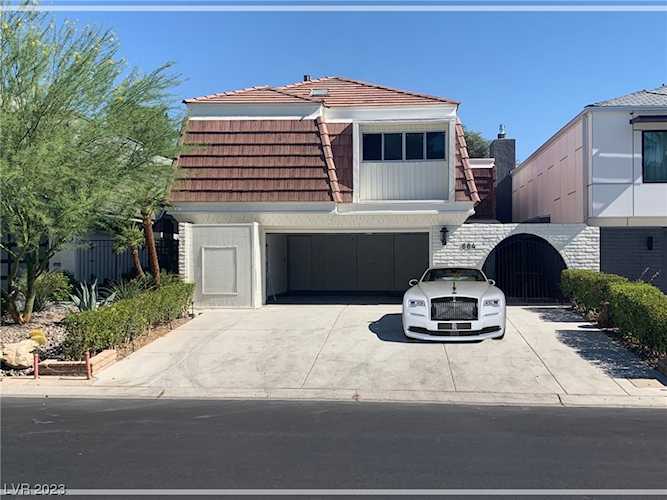884 Vegas Valley Dr Las Vegas, NV 89109