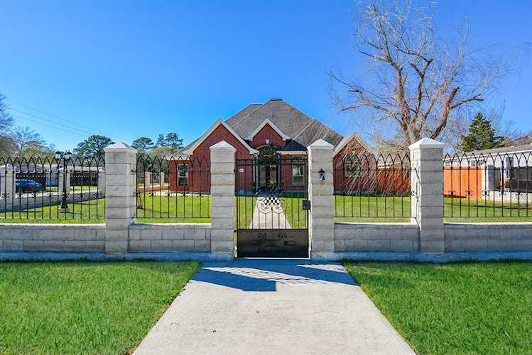 14103 Smith Road Humble, TX 77396