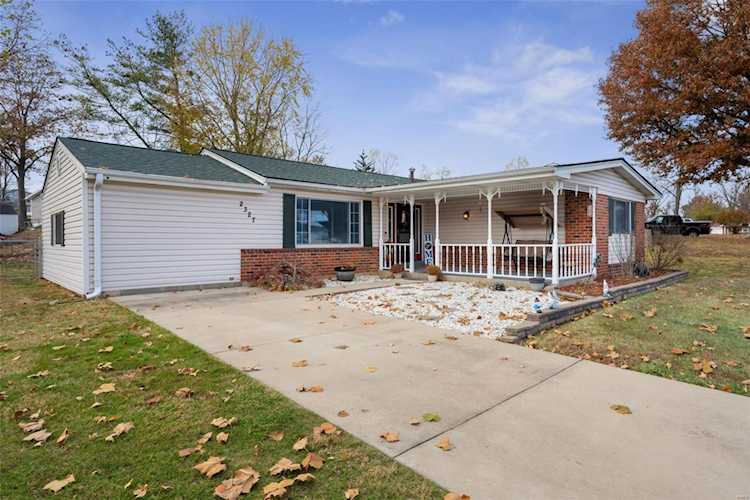 2327 Franklin Ct Arnold, MO 63010