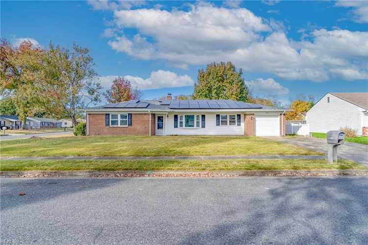 3044 Kenelm Dr Chesapeake, VA 23323