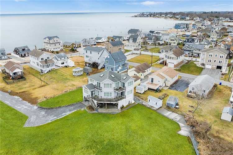 11 Chandler St Old Saybrook, CT 06475