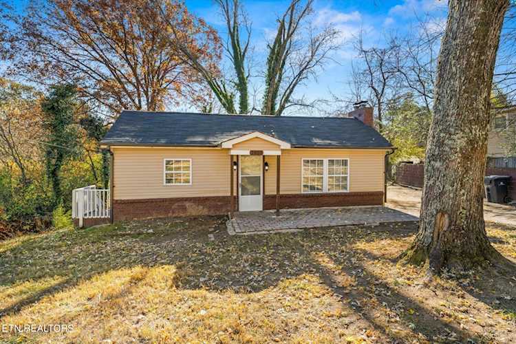 1929 Kim Watt Dr Knoxville, TN 37909