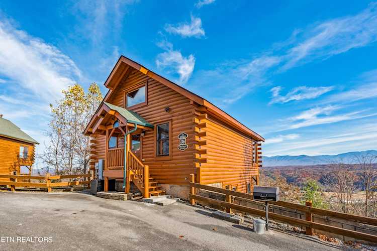 2960 Legacy Vista Dr Sevierville, TN 37876