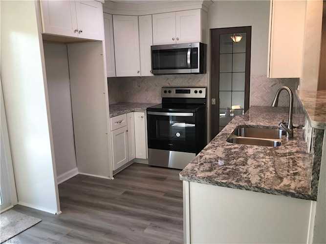 5569 Deepdale Dr Norfolk, VA 23502