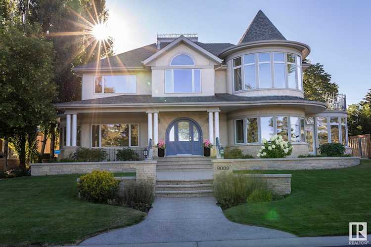 9009 Saskatchewan Drive Edmonton, AB T6G 2B2