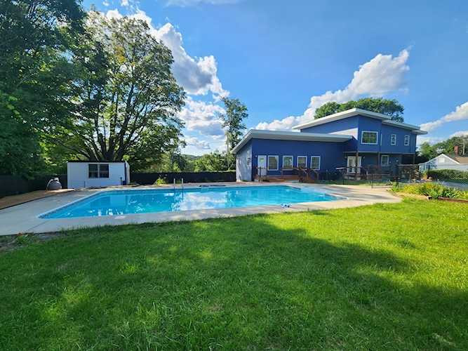 15 Dennison Lane Southbridge, MA 01550