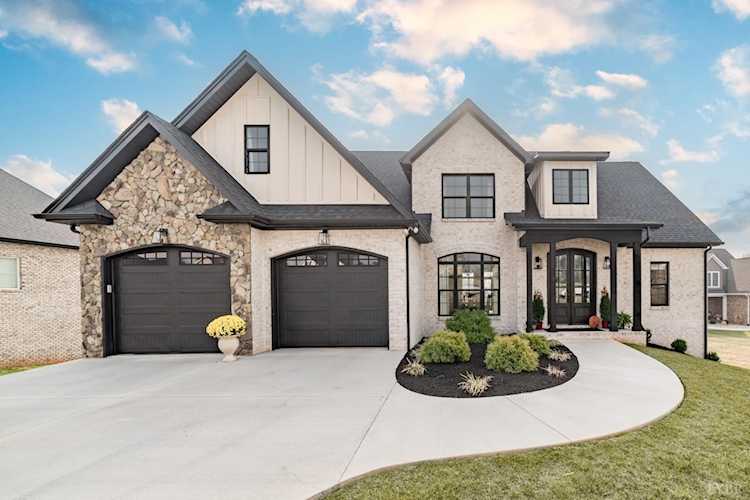 1226 Bradford Crossing Goode, VA 24556