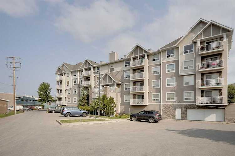 128 Centre Ave #301 Cochrane, AB T4C1Z4