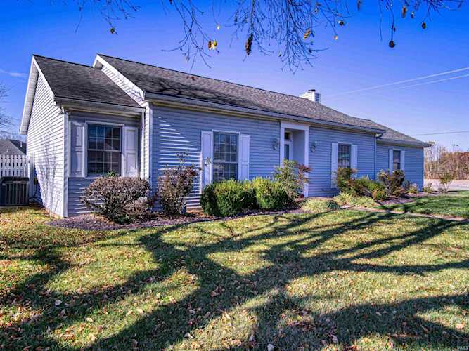 6011 River Bluff Drive Newburgh, IN 47630